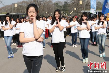 泰国女子毒杀14位朋友